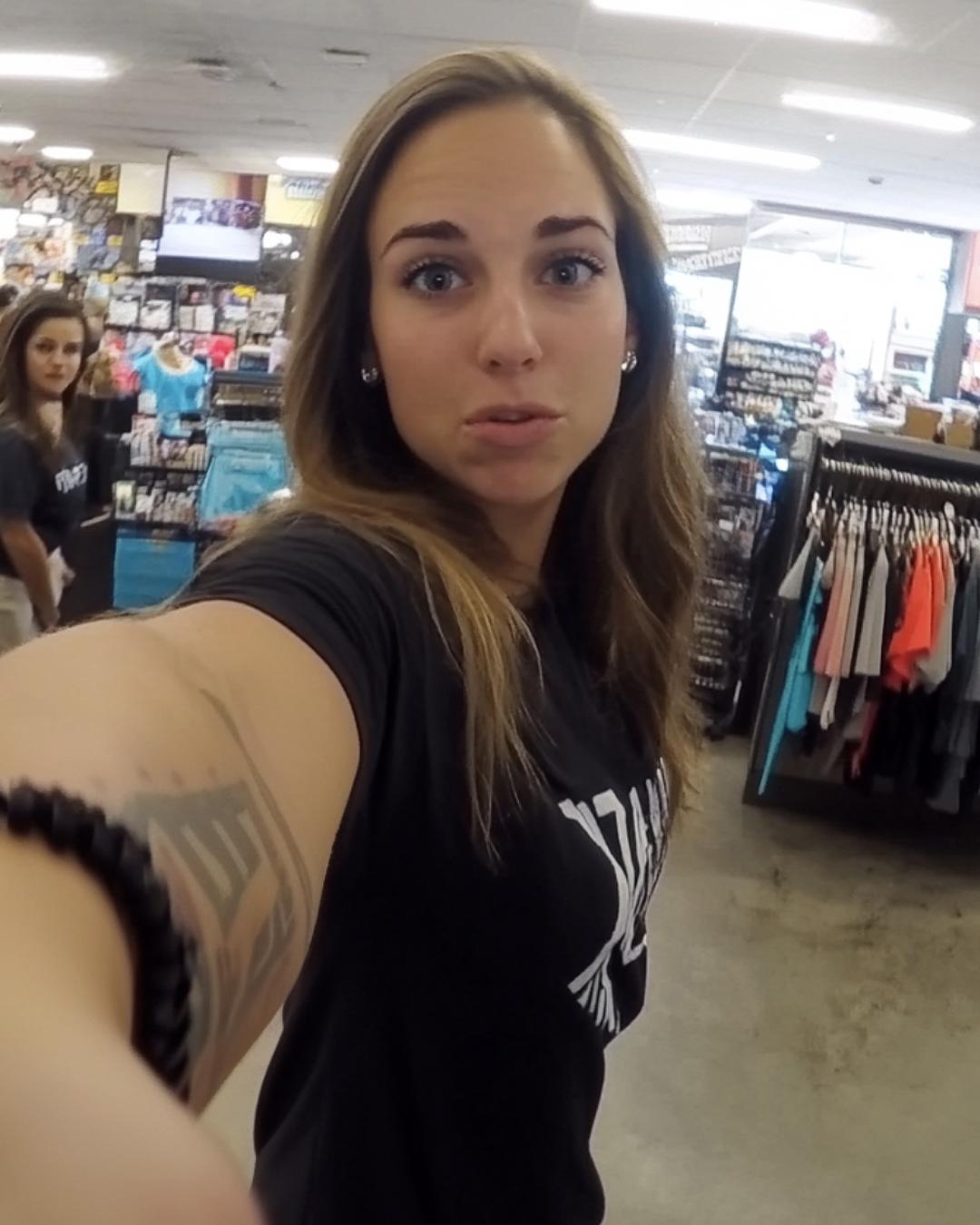 Store Clerk Mocked Me and Kicked Me Out — Then Her Mom Stepped In and Turned the Tables