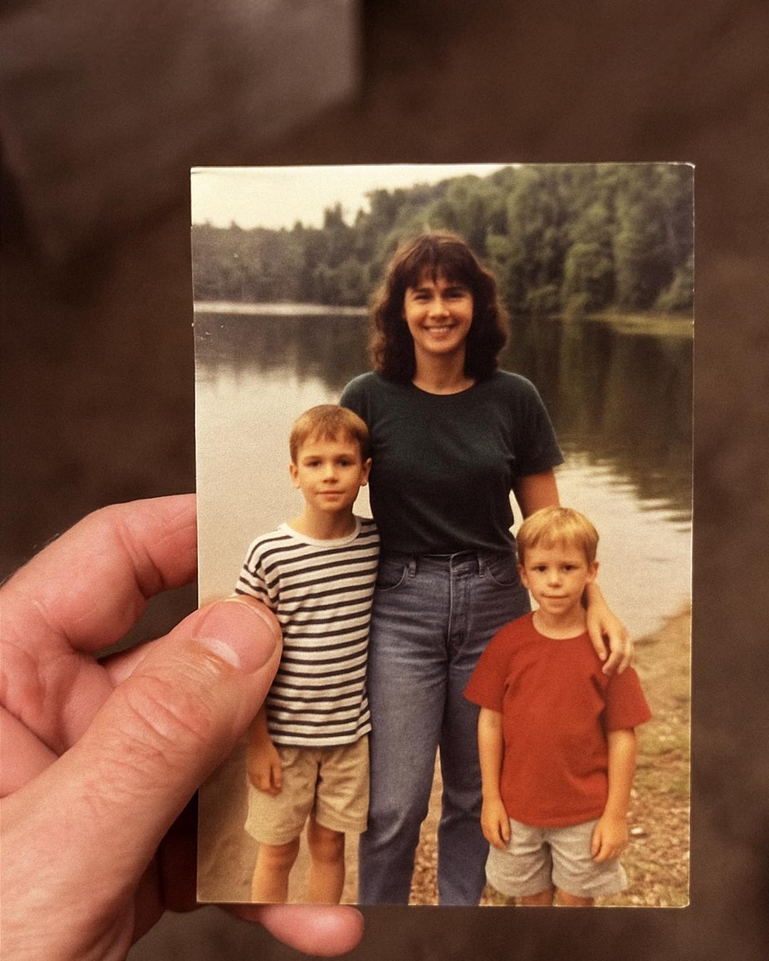 Son Discovers Childhood Photo After Mom’s Death — Learns He Has a Brother He Never Knew