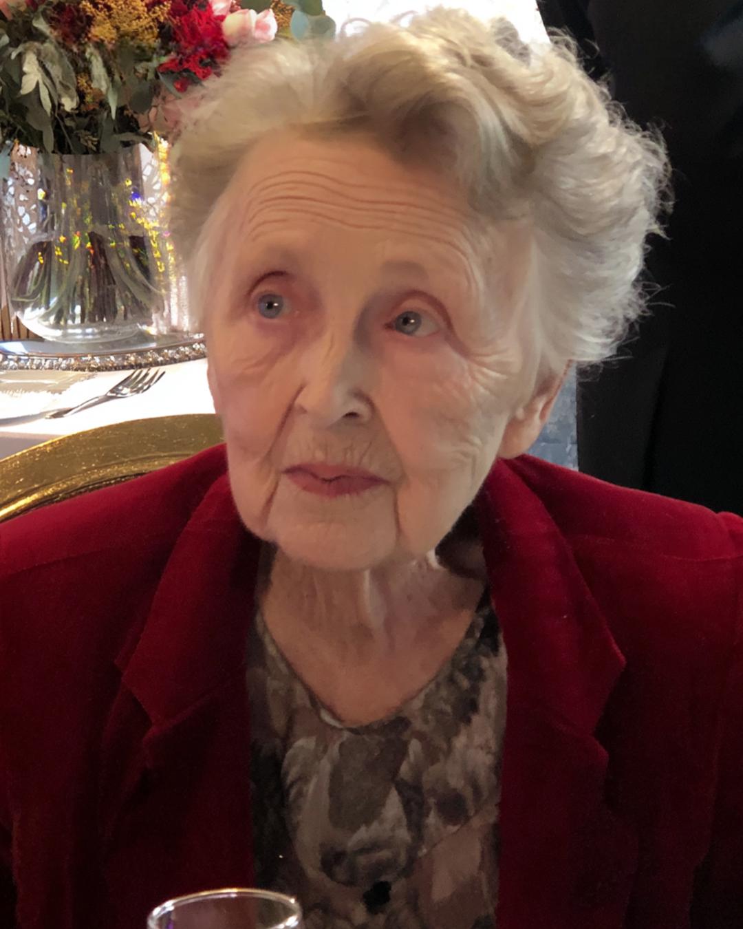 Stepmother’s Wedding Outburst Sparks Unforgettable Tribute to Grandma