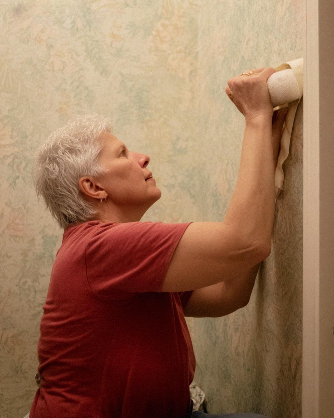 My Mom Spent 2 Weeks Hanging Wallpaper in a Mansion — But the Homeowners Refused to Pay