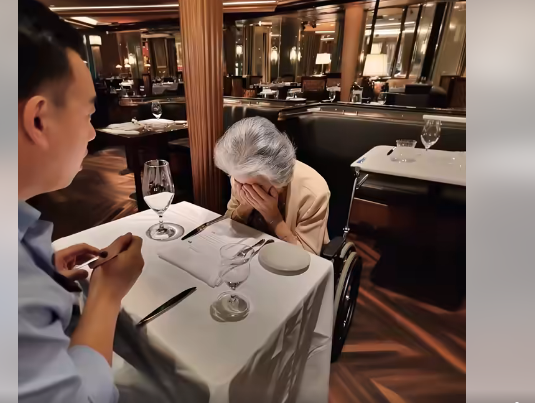 He Shamed His Disabled Mom in Public — A Stranger’s Words Changed Everything