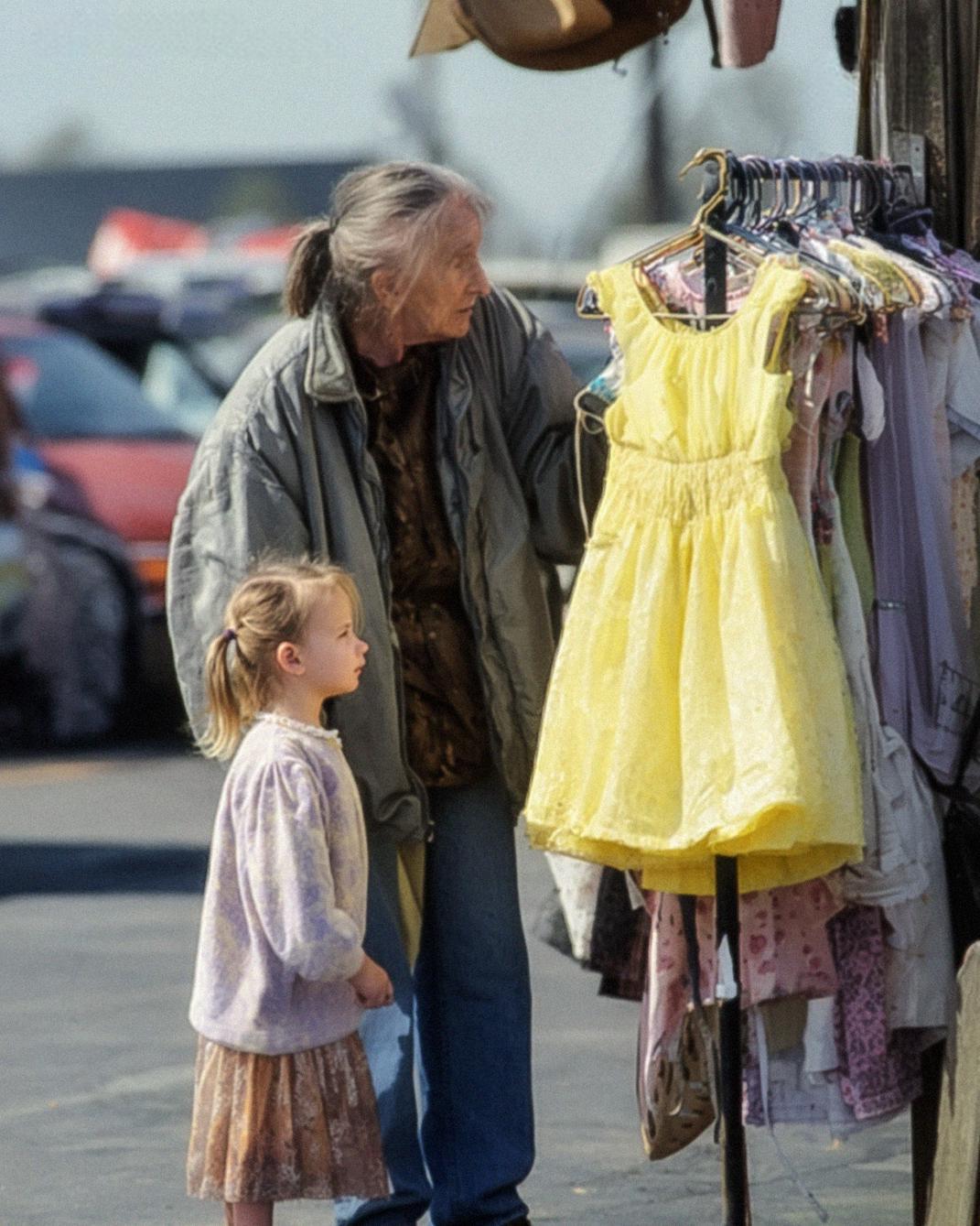 I Bought a Dress for a Girl I Met at a Flea Market – The Next Day She Showed Up at My Door
