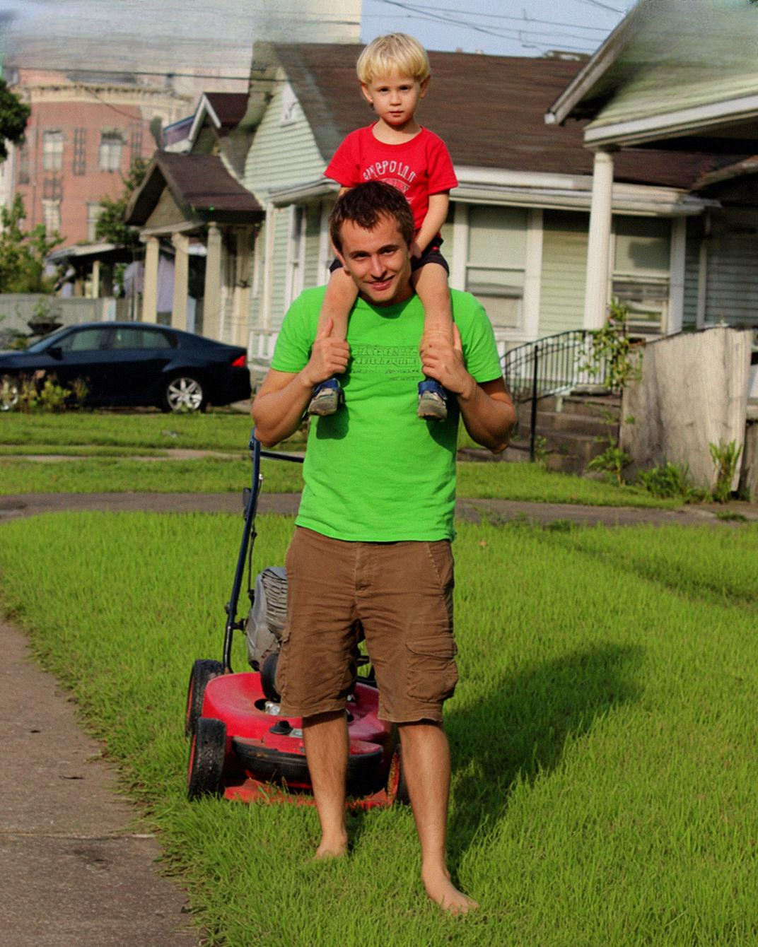 I Helped My Elderly Neighbor With Yard Work — Days Later, I Received a Life-Changing Gift