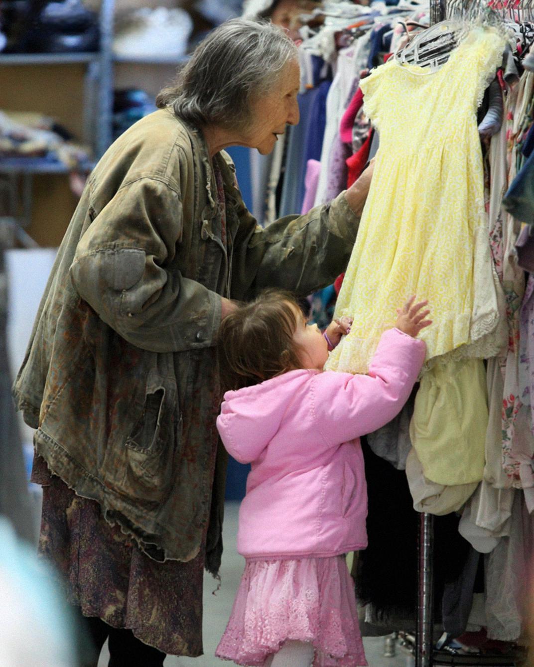 I Bought a Dress for a Girl I Met at a Flea Market – The Next Day, There Was a Knock at My Door That Changed Everything